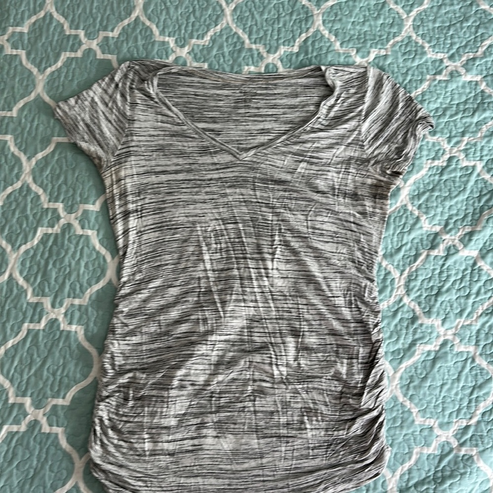 Maternity stretchy shirt sleeve T